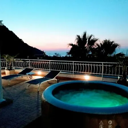 Sun Attic Sea View * Sant'Agnello